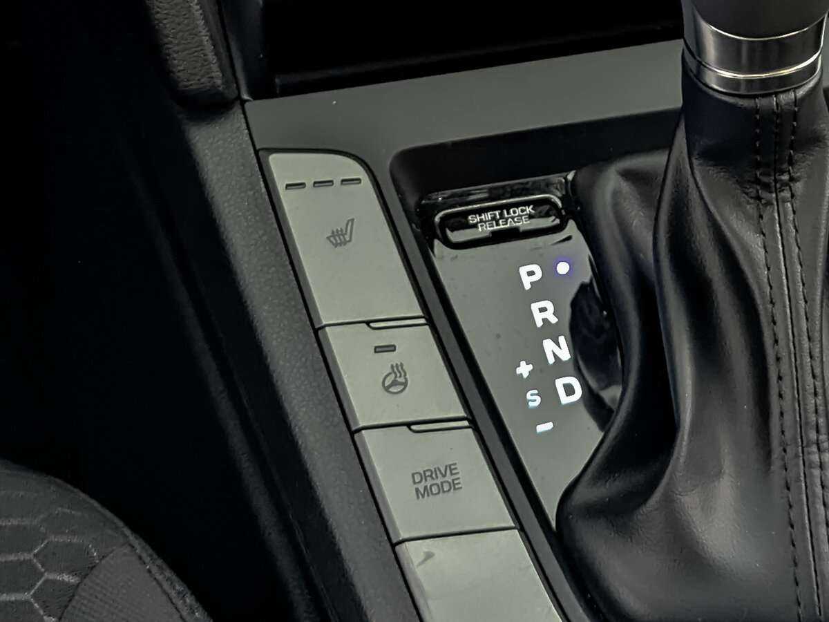 Hyundai Elantra 2019 года с пробегом. Фото: #20