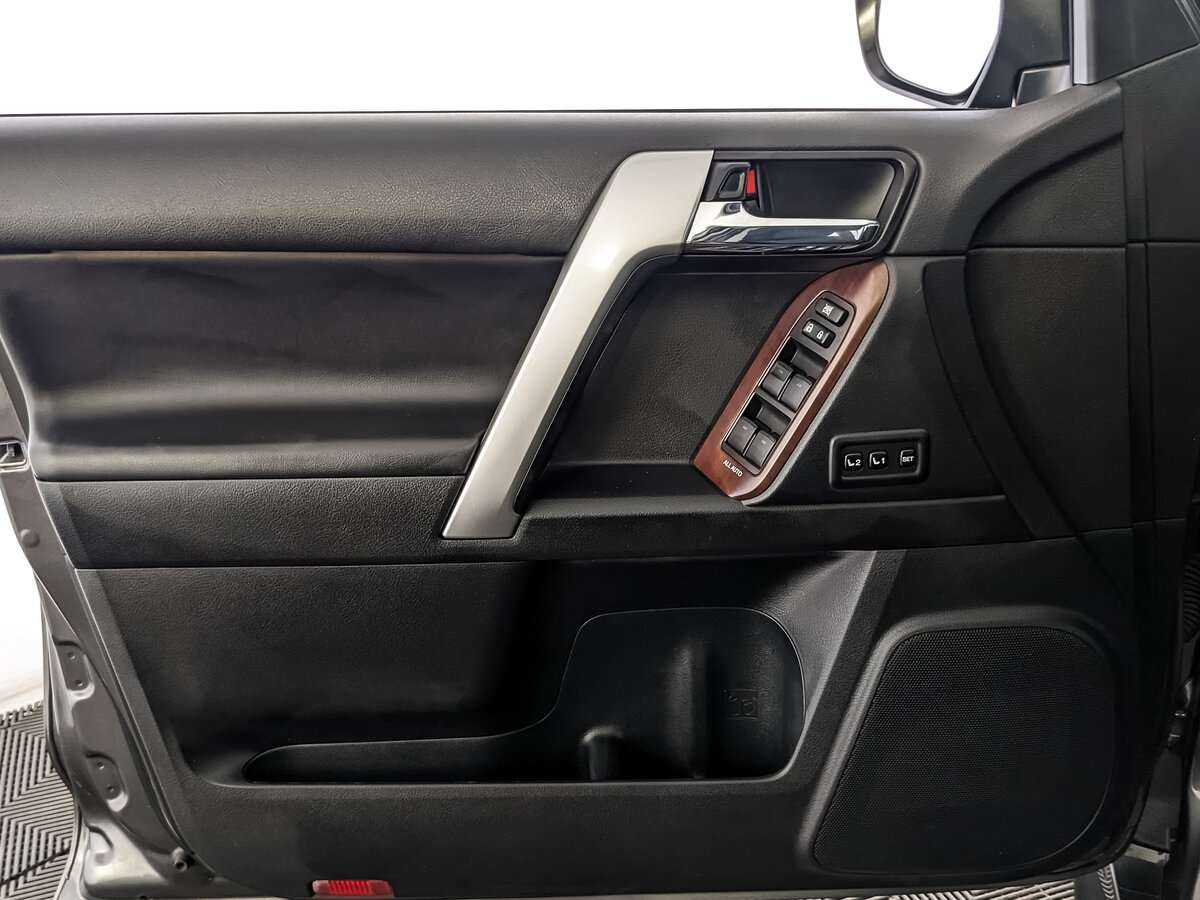 Toyota Land Cruiser Prado 2016 года с пробегом. Фото: #13