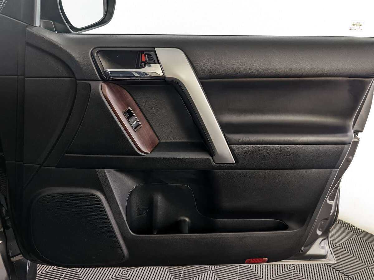 Toyota Land Cruiser Prado 2016 года с пробегом. Фото: #19