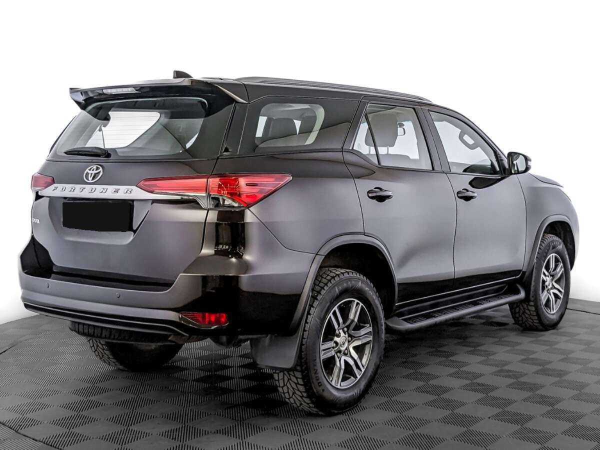 Toyota Fortuner 2018 года с пробегом. Фото: #4