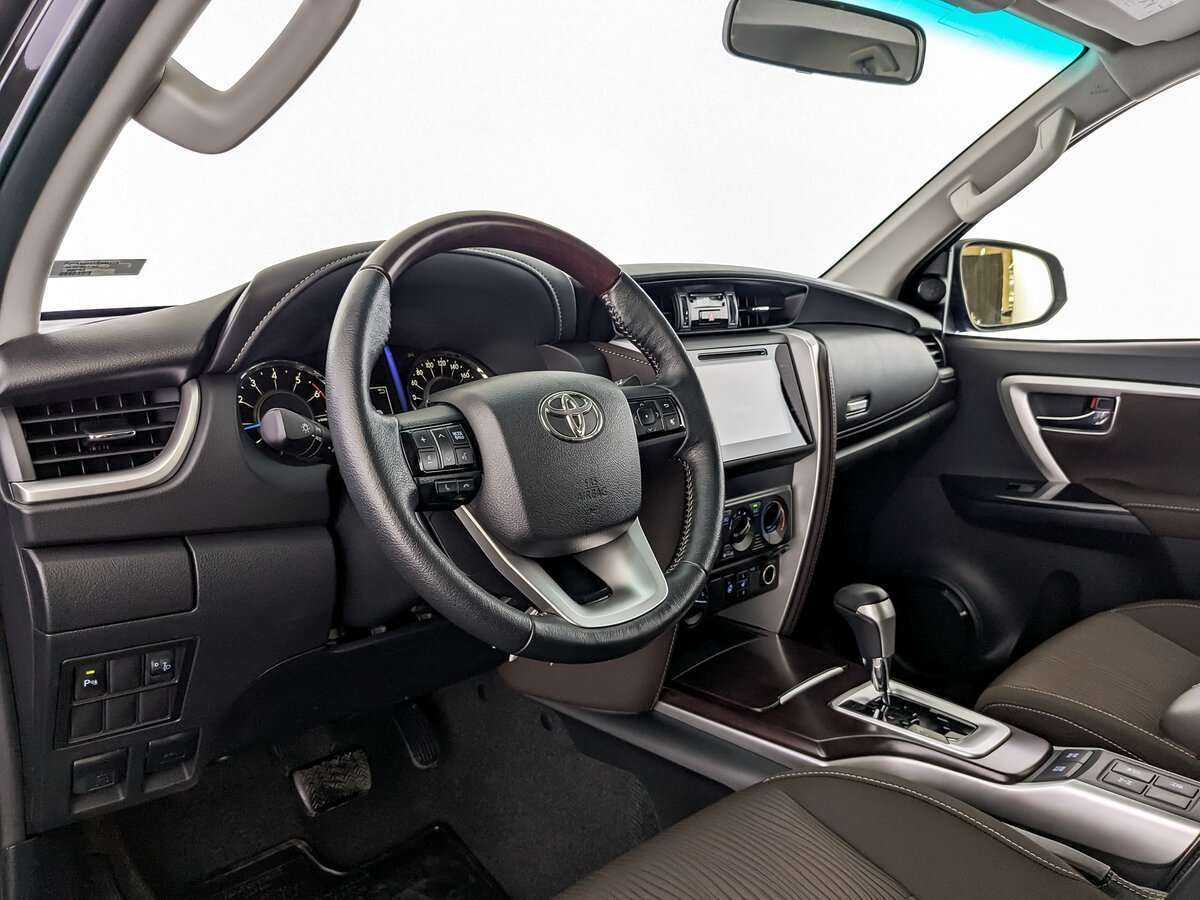 Toyota Fortuner 2018 года с пробегом. Фото: #13