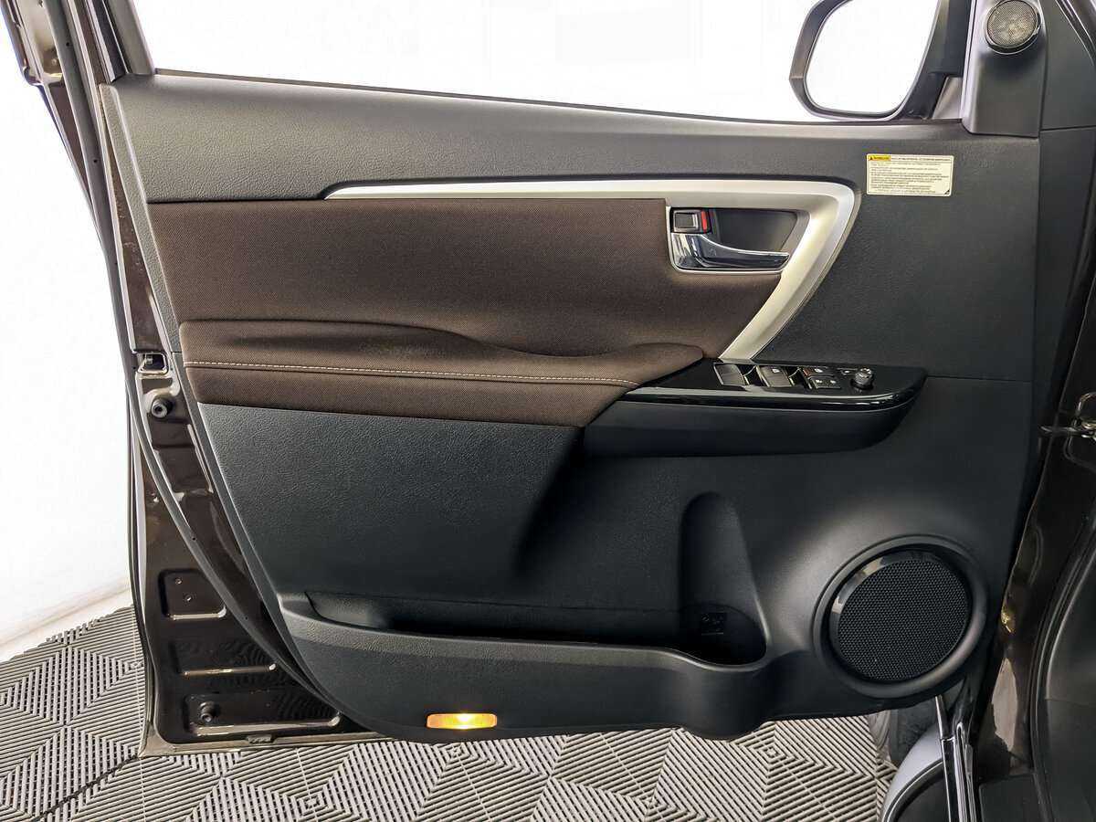 Toyota Fortuner 2018 года с пробегом. Фото: #14