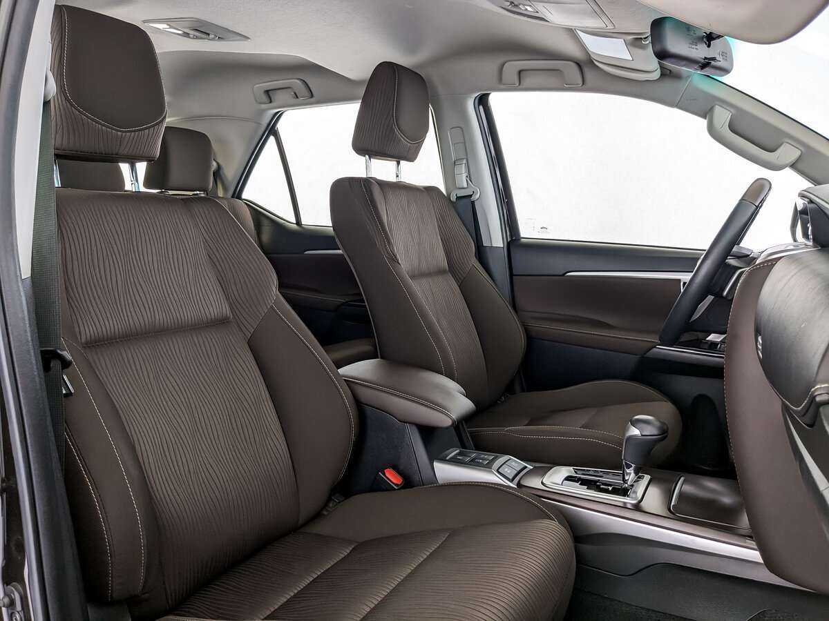 Toyota Fortuner 2018 года с пробегом. Фото: #18