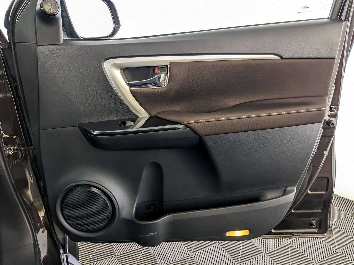 Toyota Fortuner 2018 года с пробегом. Фото: #19