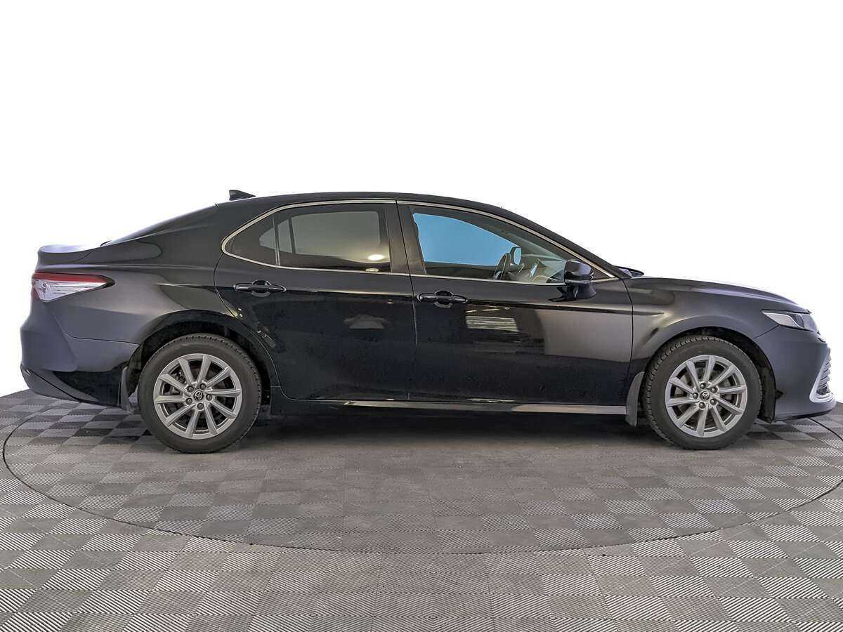 Toyota Camry 2021 года с пробегом. Фото: #3
