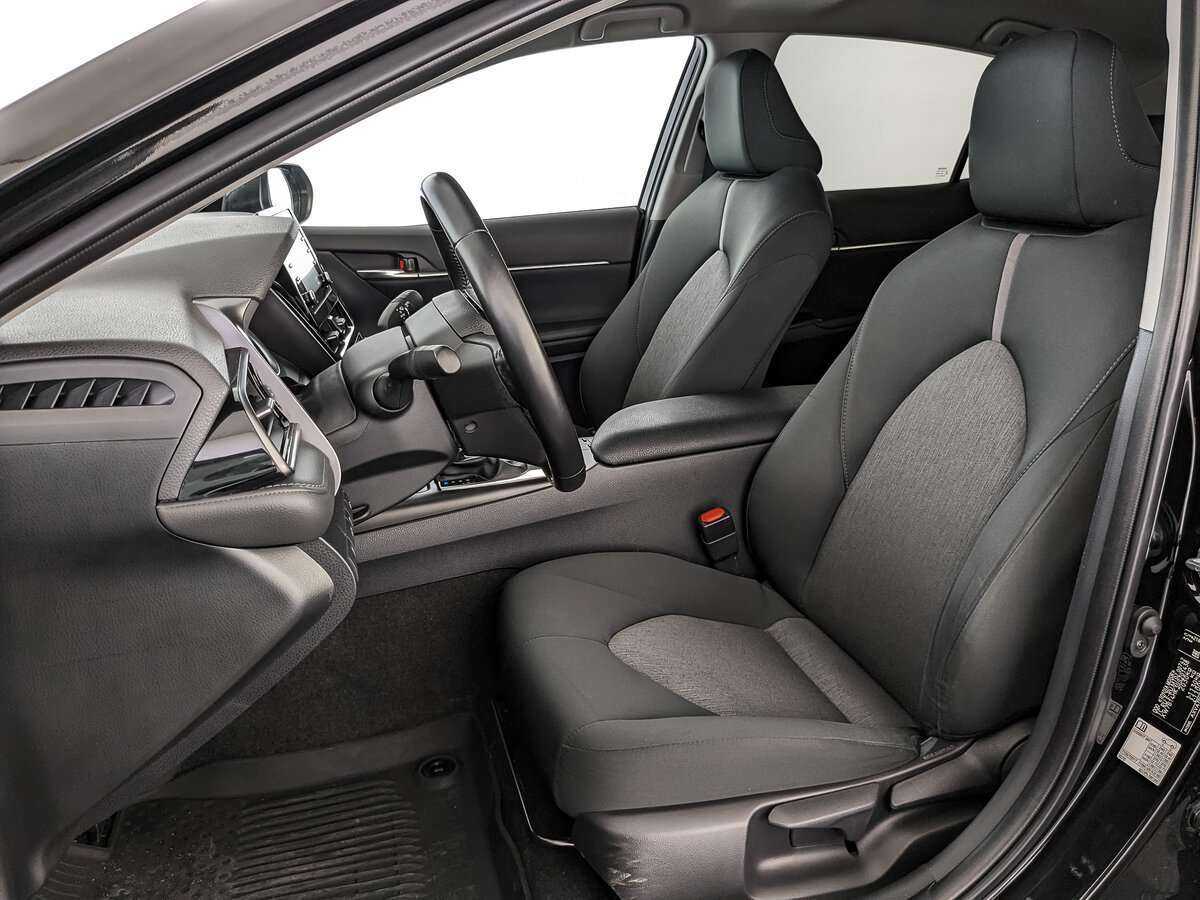 Toyota Camry 2021 года с пробегом. Фото: #15