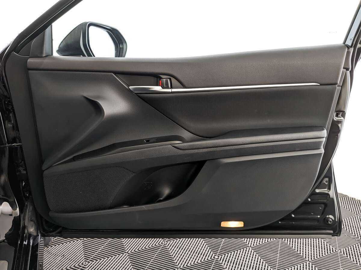 Toyota Camry 2021 года с пробегом. Фото: #20