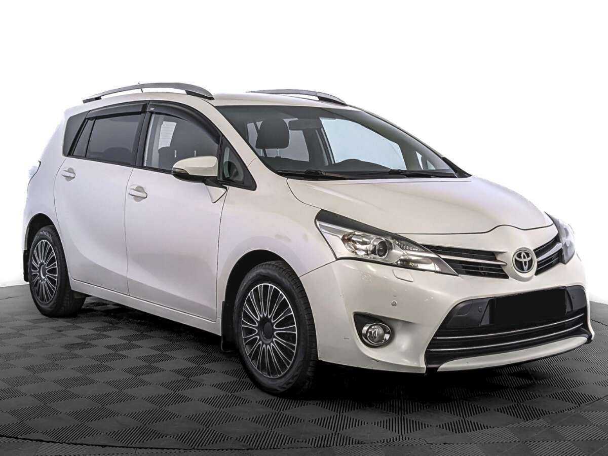 Toyota Verso 2013 года с пробегом. Фото: #2