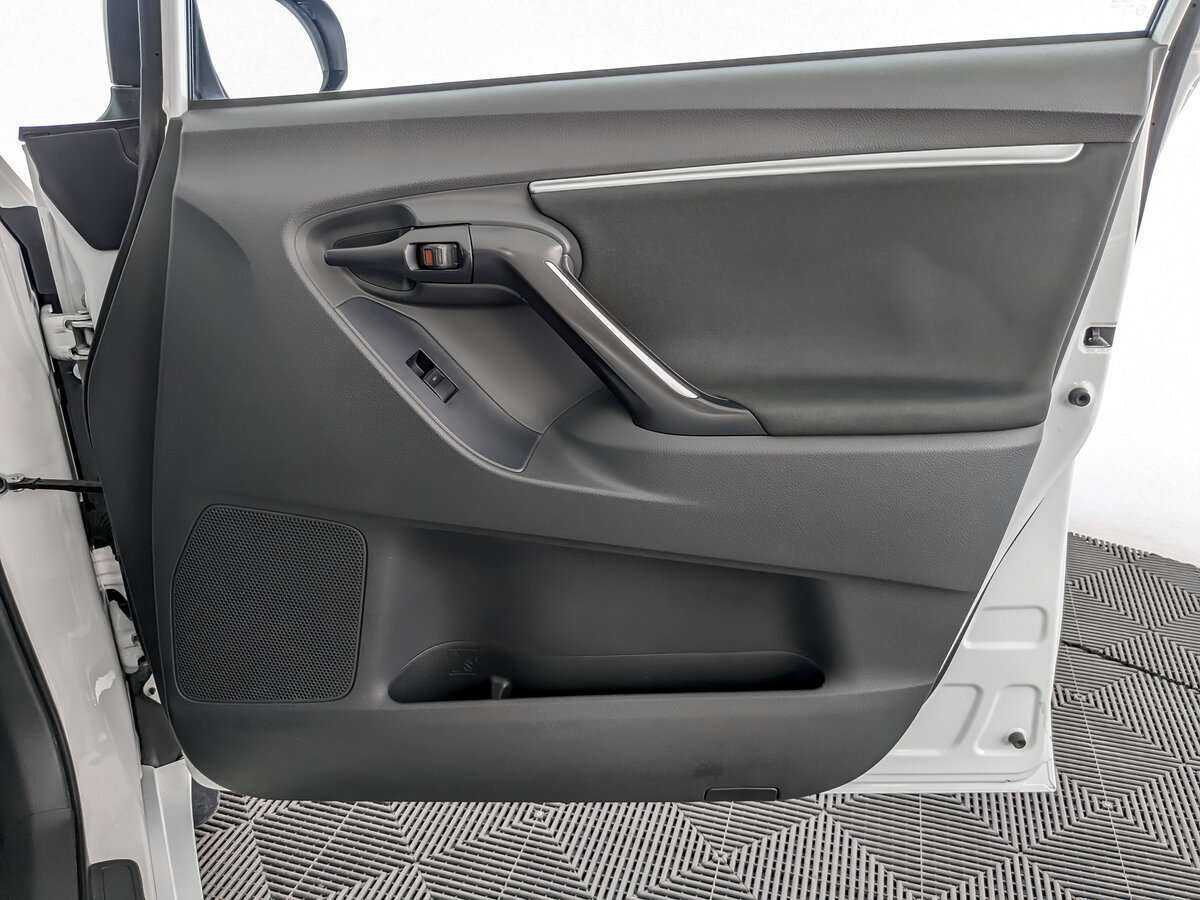 Toyota Verso 2013 года с пробегом. Фото: #19