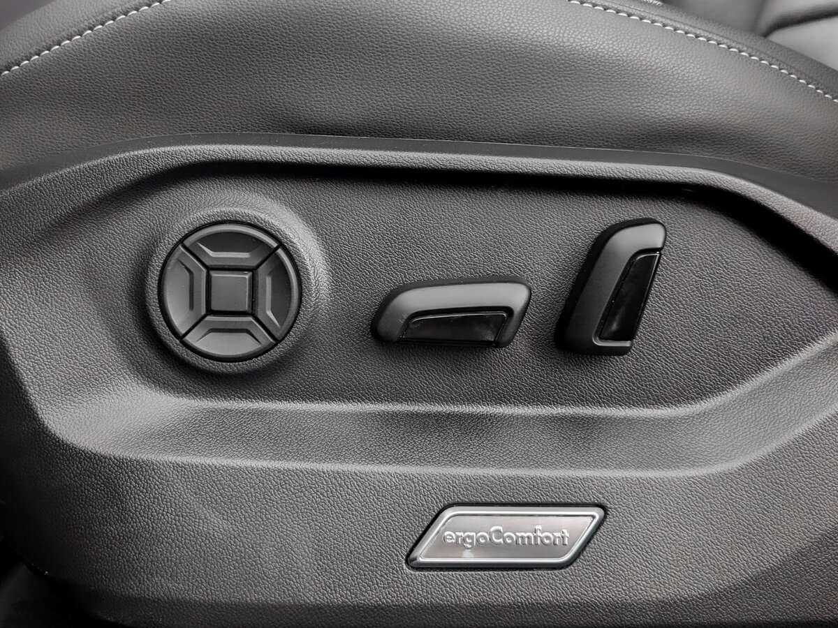 Volkswagen Touareg 2021 года с пробегом. Фото: #20