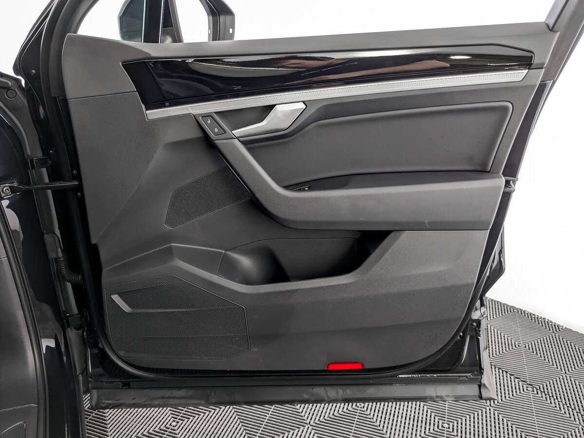 Volkswagen Touareg 2021 года с пробегом. Фото: #25