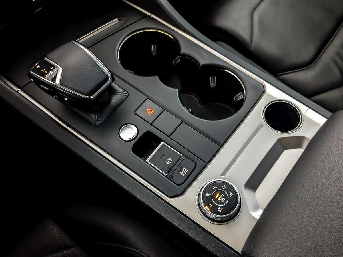 Volkswagen Touareg 2021 года с пробегом. Фото: #26