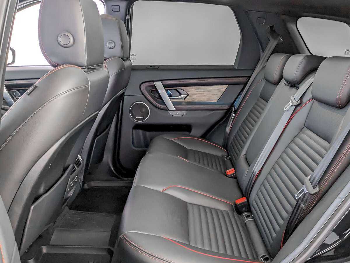 Land Rover Discovery Sport 2022 года с пробегом. Фото: #8