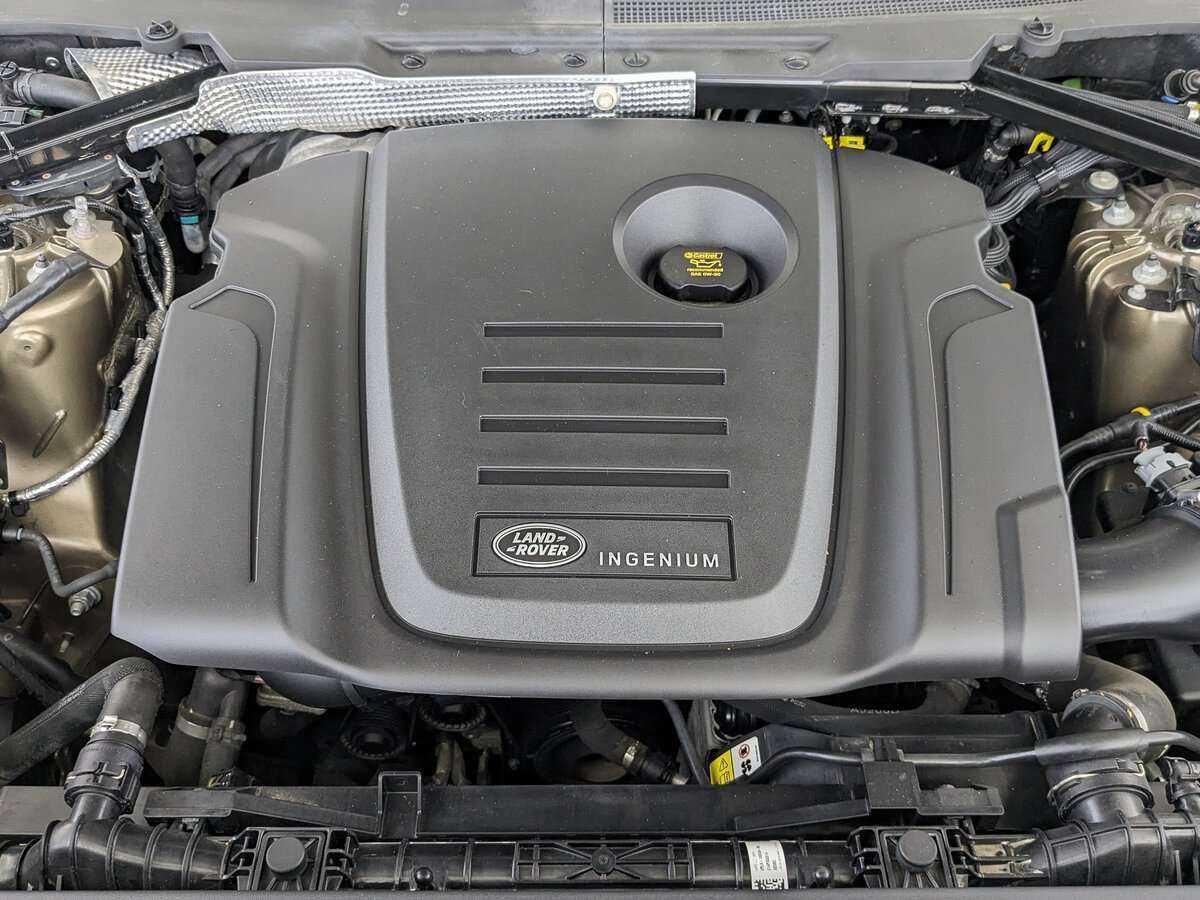 Land Rover Defender 2020 года с пробегом. Фото: #6