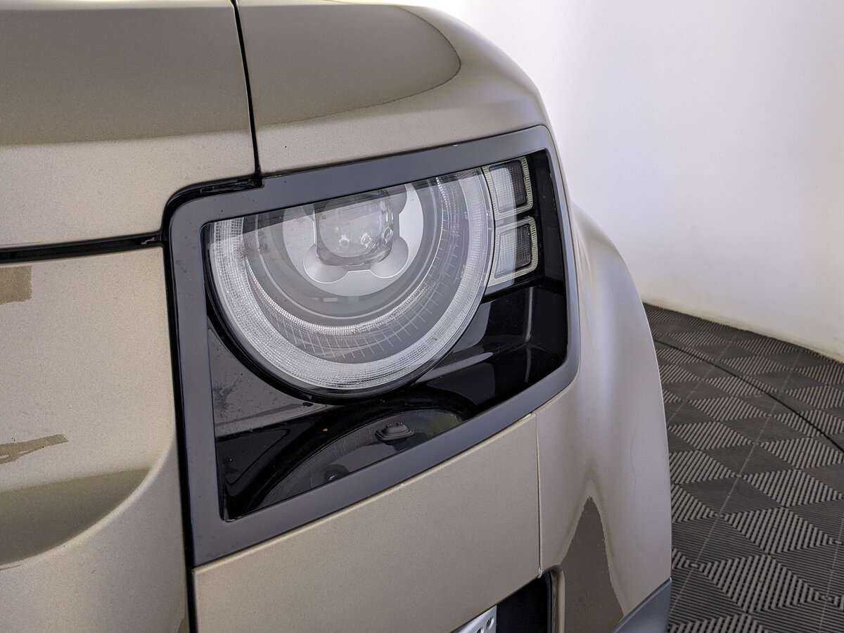 Land Rover Defender 2020 года с пробегом. Фото: #8