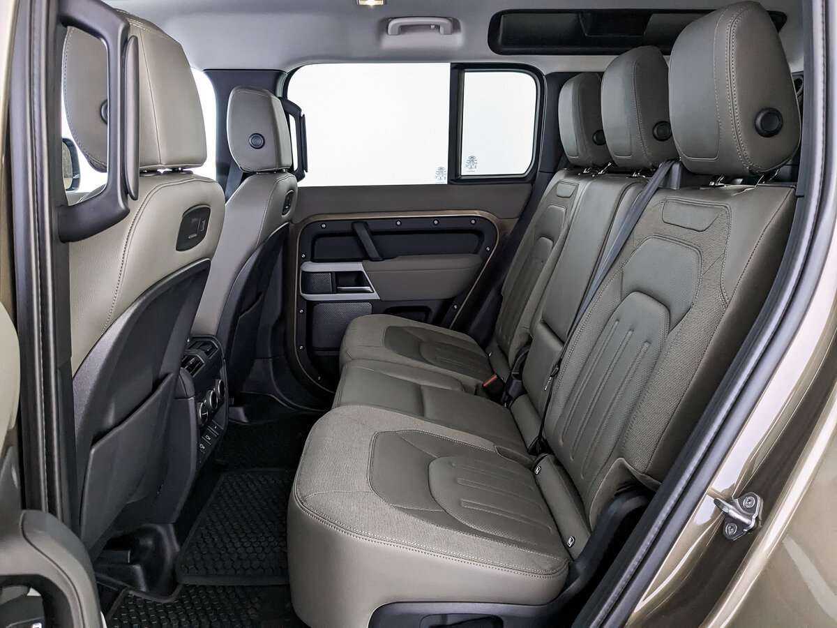 Land Rover Defender 2020 года с пробегом. Фото: #14