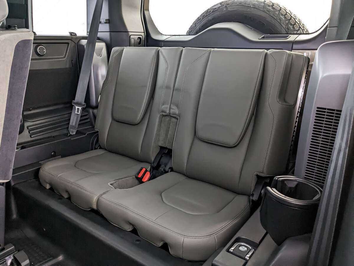 Land Rover Defender 2020 года с пробегом. Фото: #22