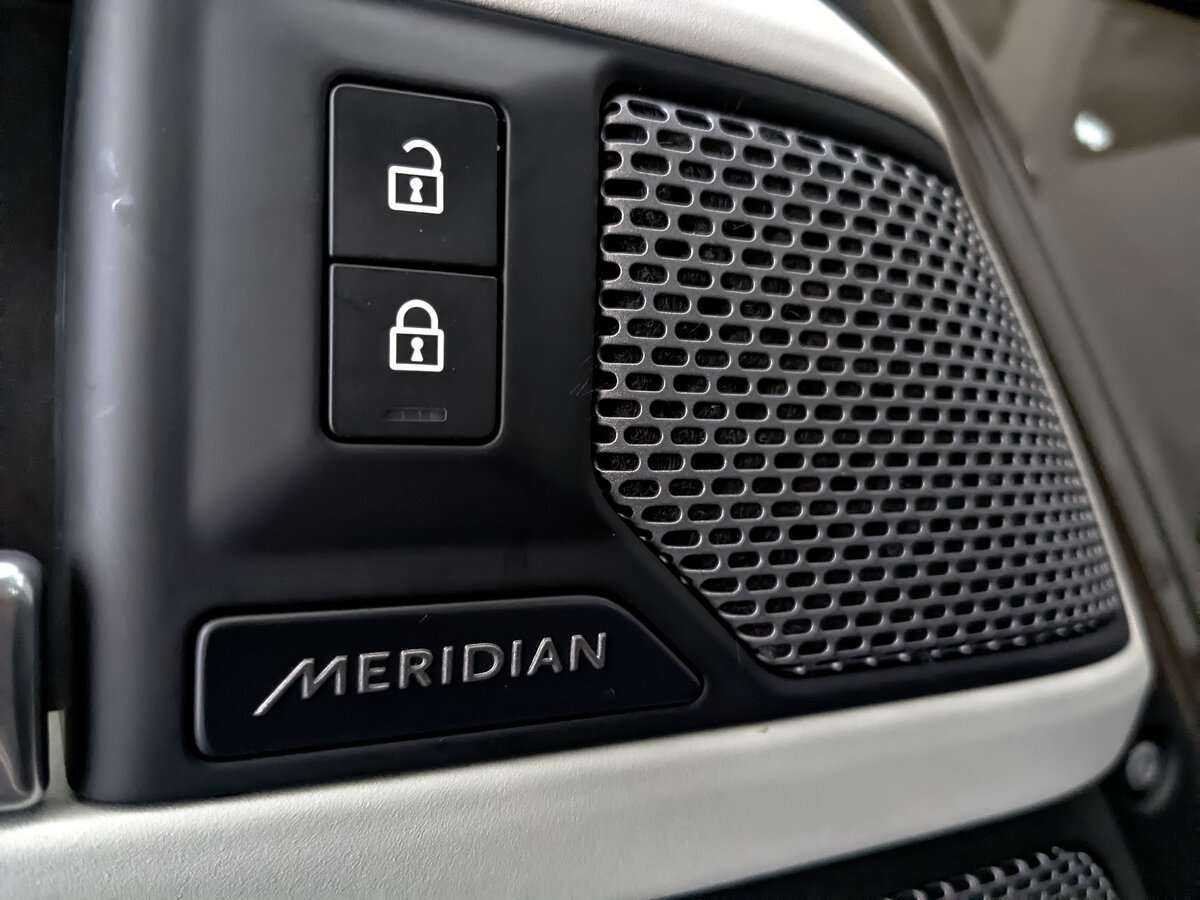 Land Rover Defender 2020 года с пробегом. Фото: #23