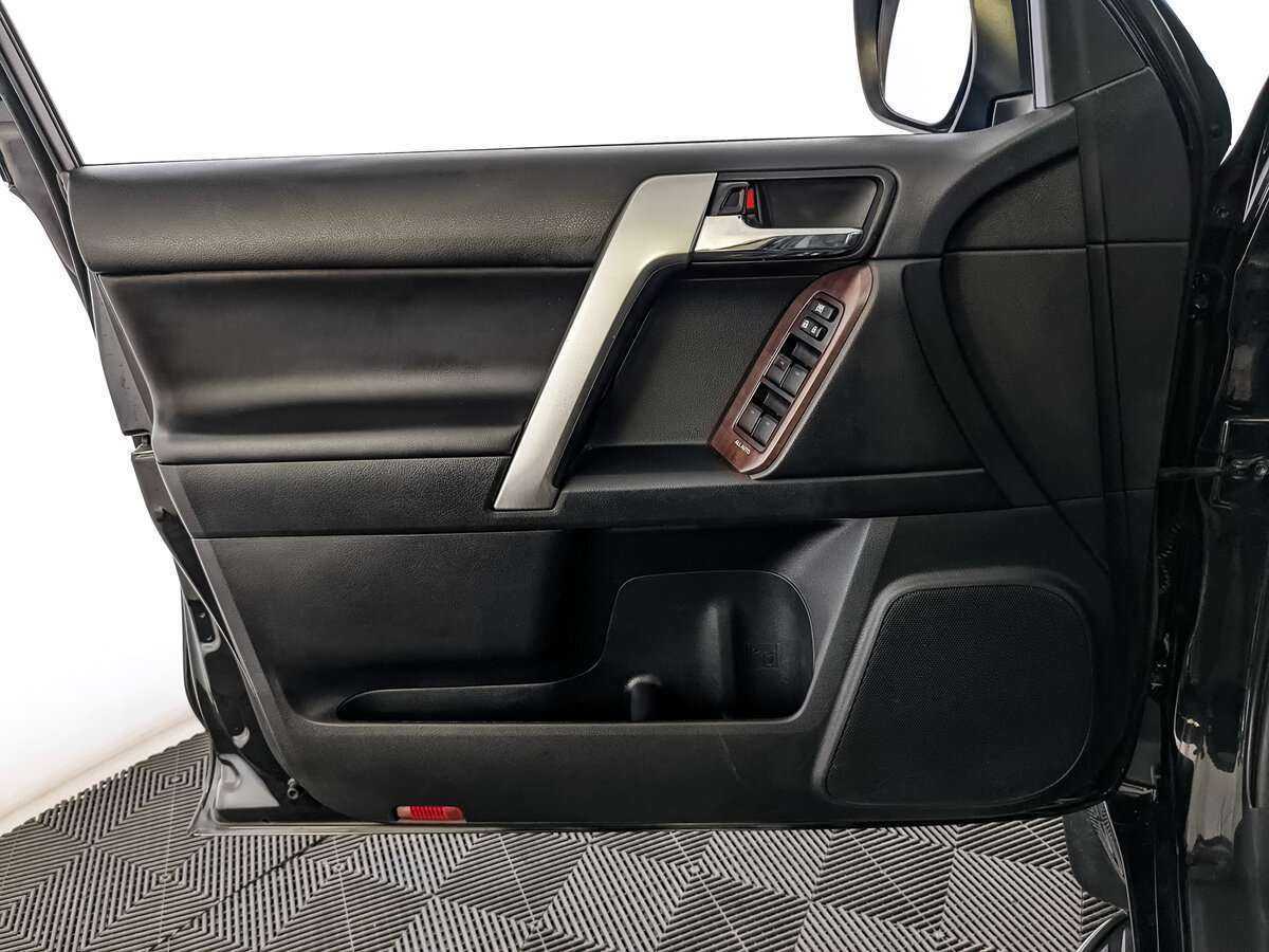 Toyota Land Cruiser Prado 2016 года с пробегом. Фото: #16