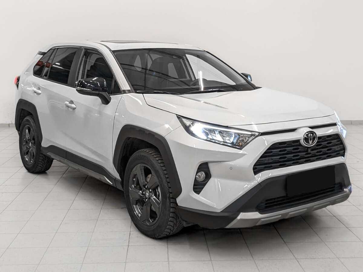 Toyota RAV4 2022 года с пробегом. Фото: #2