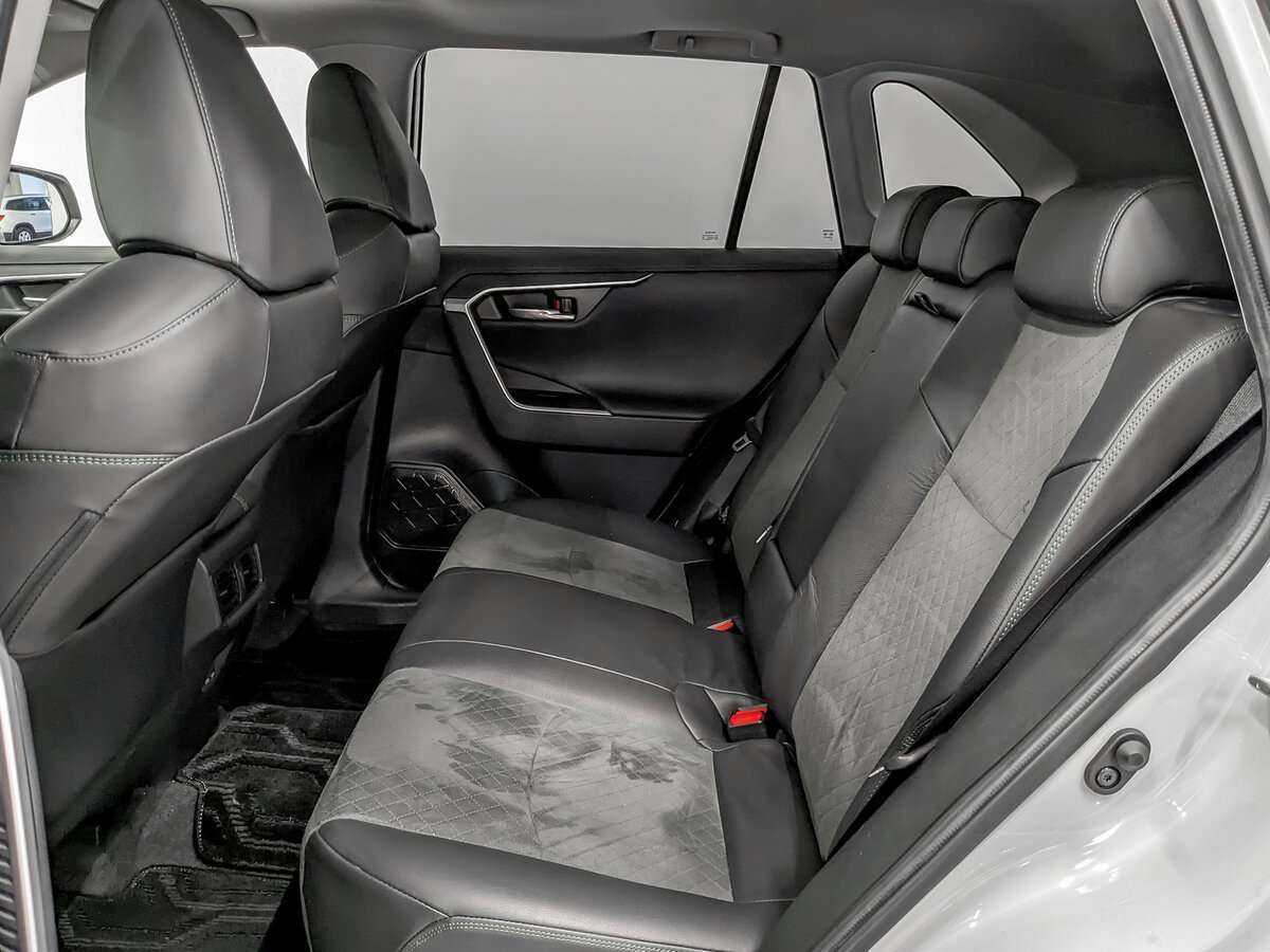 Toyota RAV4 2022 года с пробегом. Фото: #8