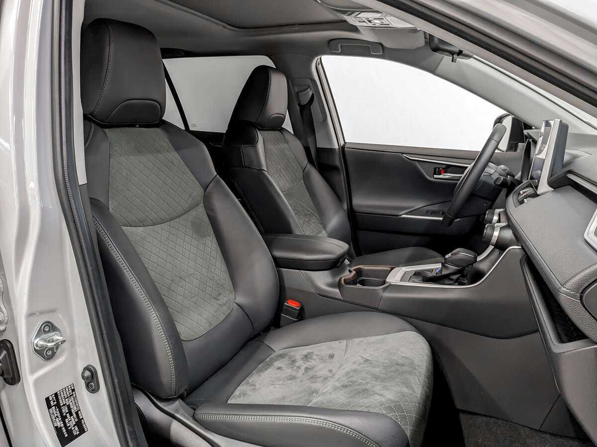 Toyota RAV4 2022 года с пробегом. Фото: #18