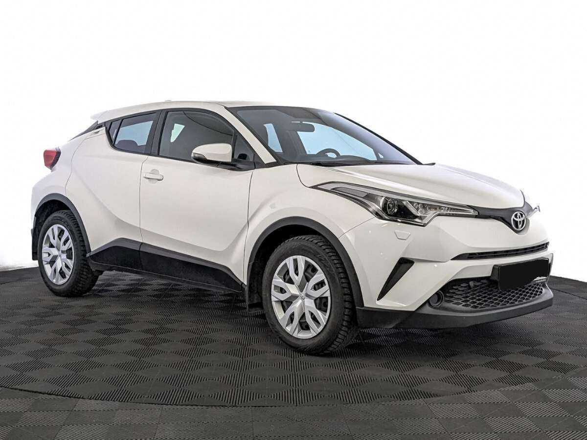 Toyota C-HR 2019 года с пробегом. Фото: #2