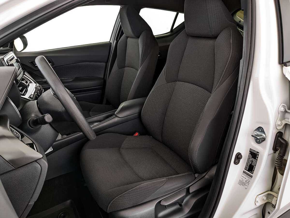 Toyota C-HR 2019 года с пробегом. Фото: #14