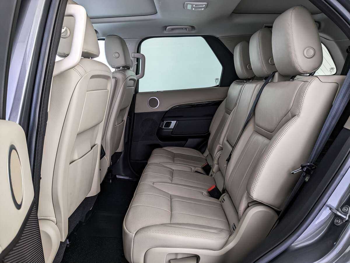 Land Rover Discovery 2018 года с пробегом. Фото: #13