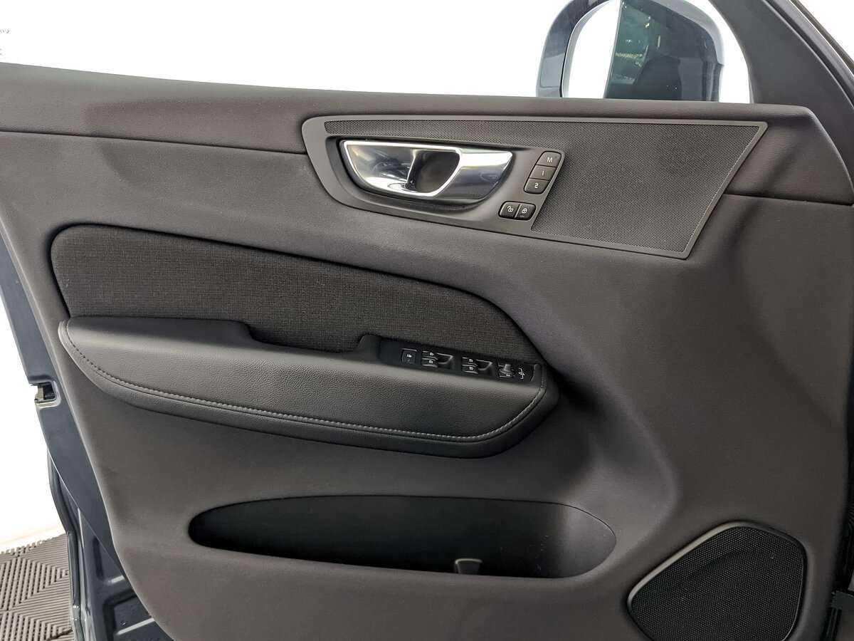 Volvo XC60 2021 года с пробегом. Фото: #14