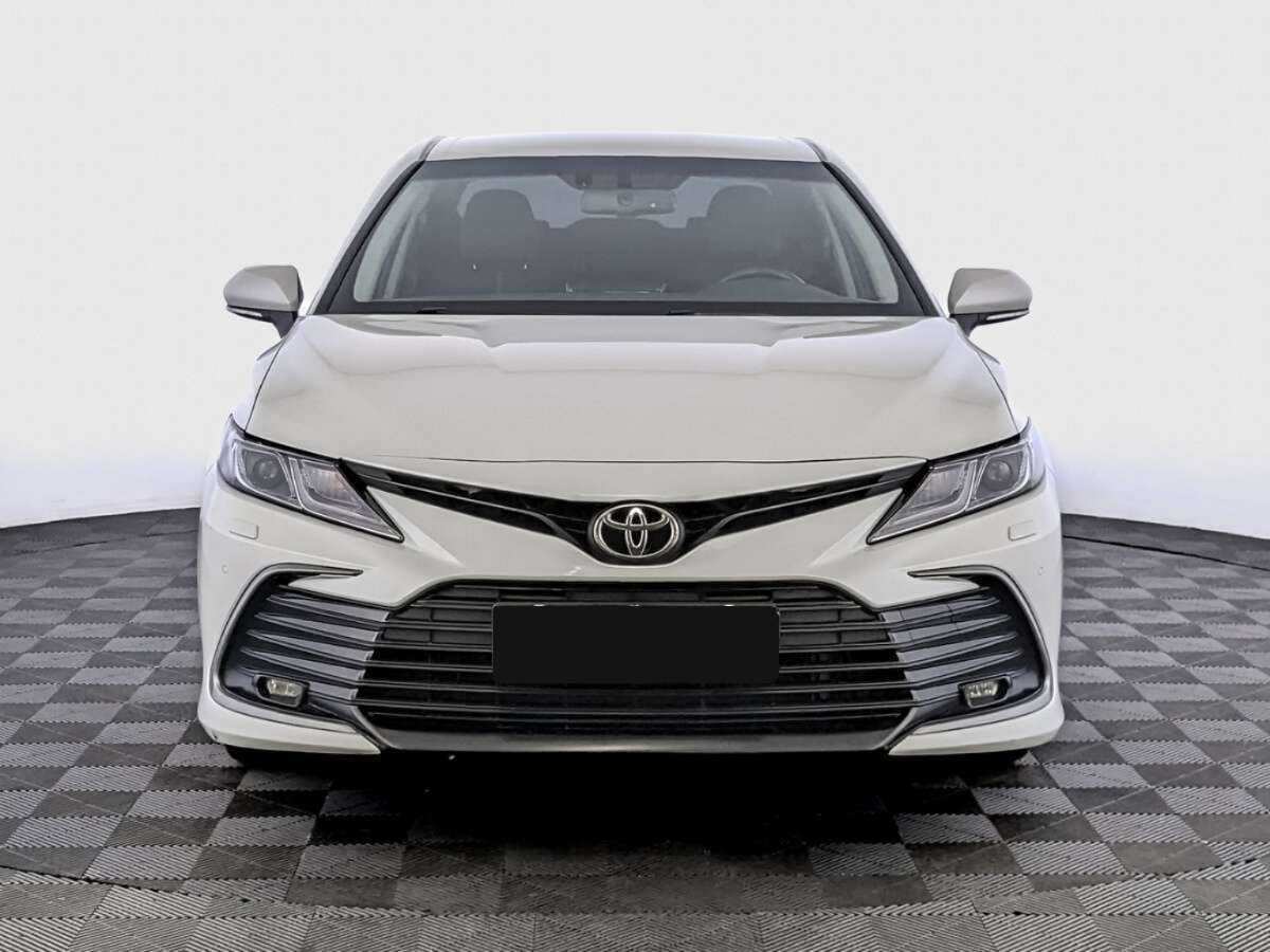 Toyota Camry 2022 года с пробегом. Фото: #1