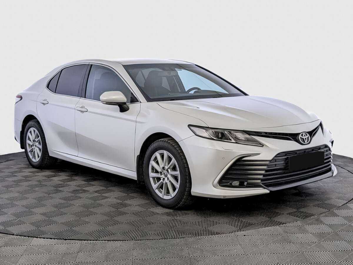 Toyota Camry 2022 года с пробегом. Фото: #2