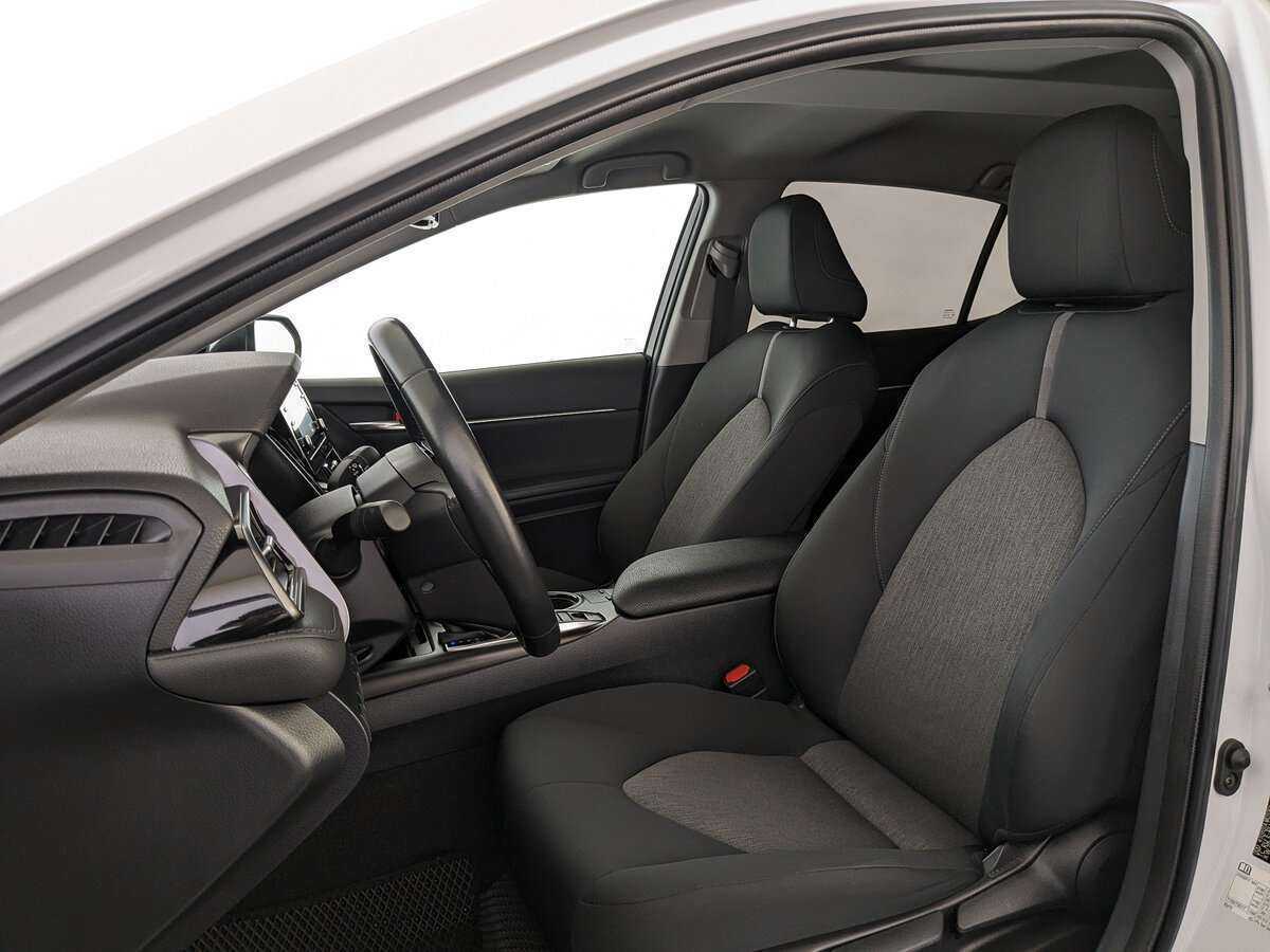 Toyota Camry 2022 года с пробегом. Фото: #15