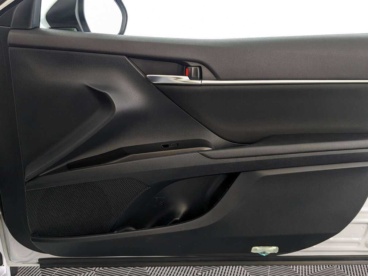 Toyota Camry 2022 года с пробегом. Фото: #20