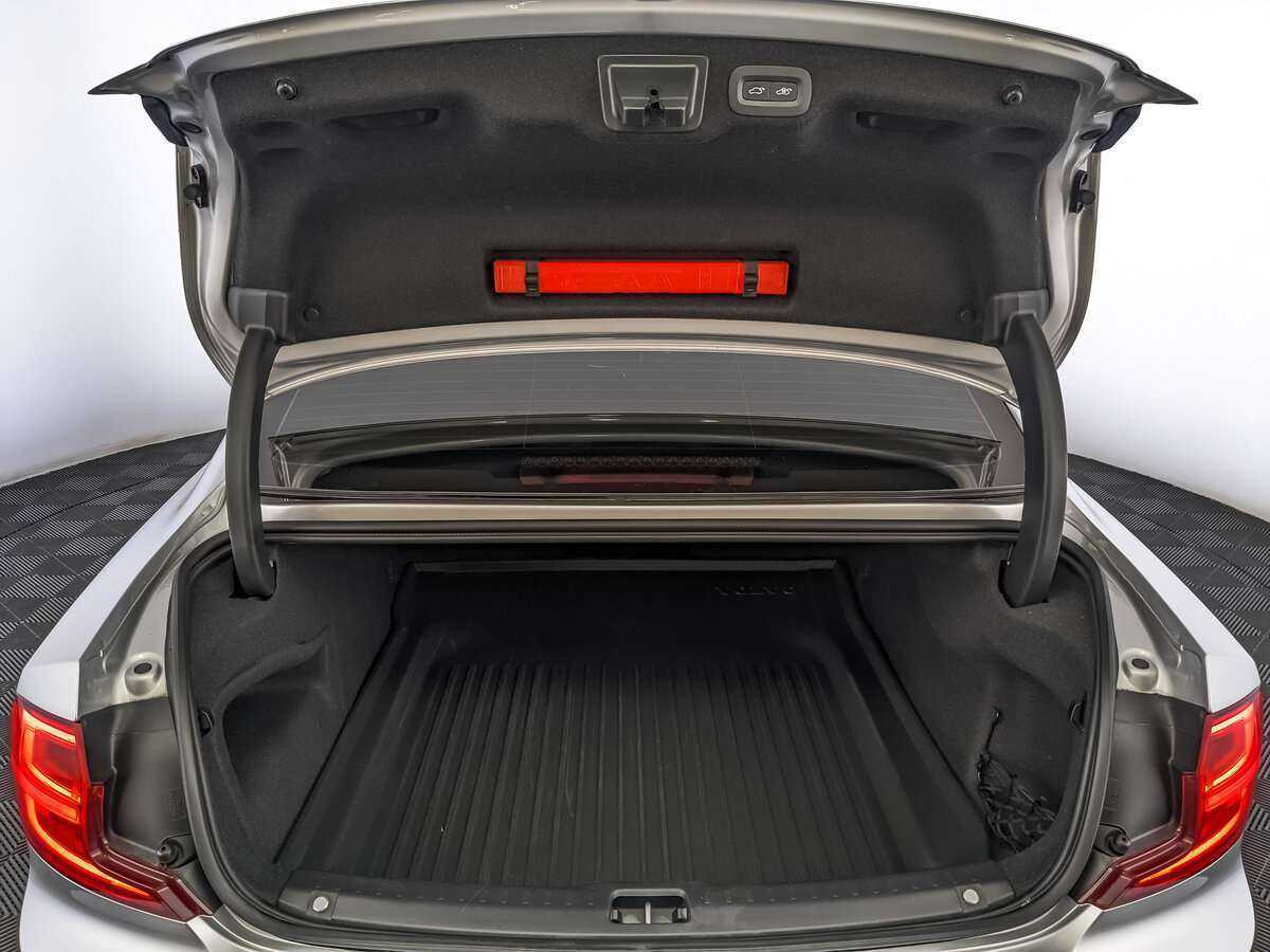 Volvo S90 2020 года с пробегом. Фото: #9