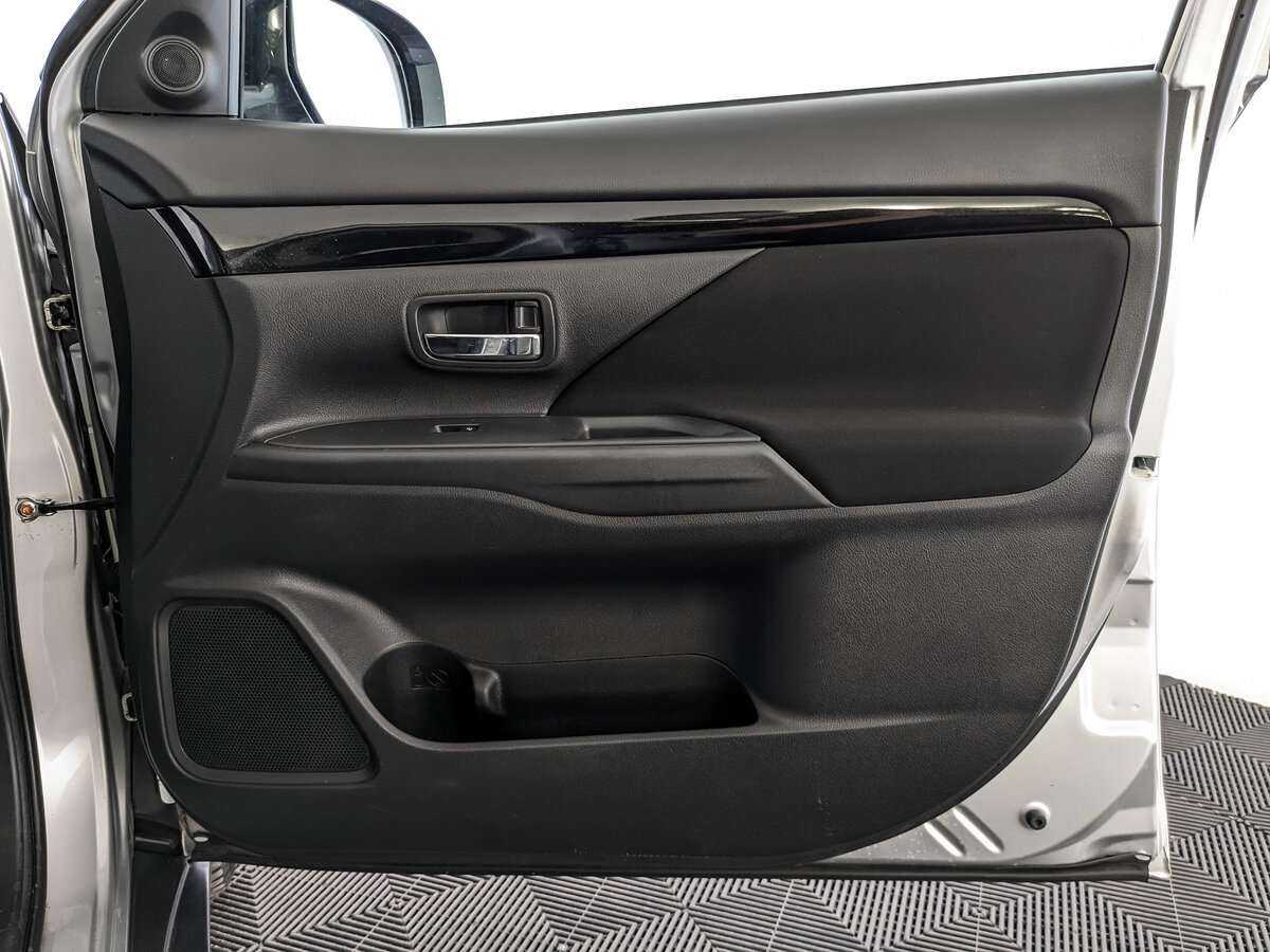 Mitsubishi Outlander 2020 года с пробегом. Фото: #21