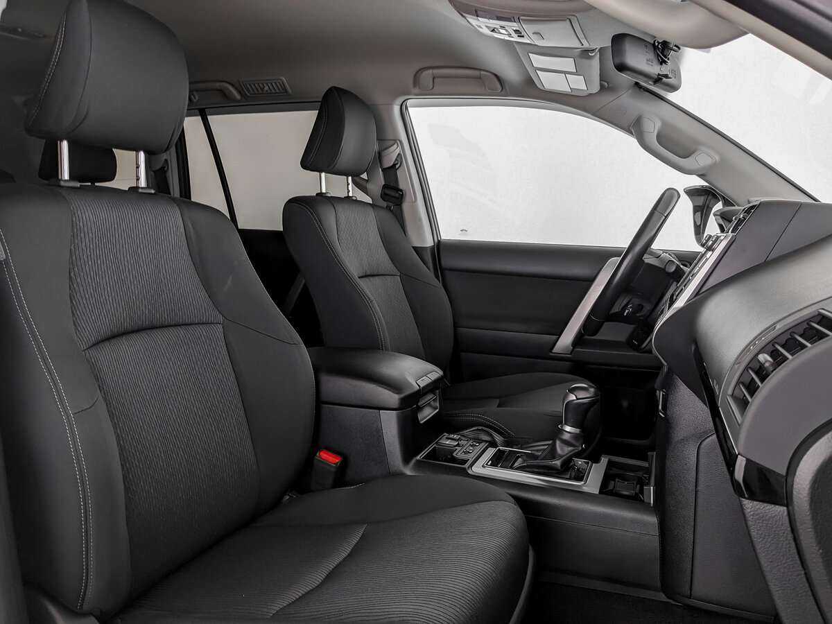 Toyota Land Cruiser Prado 2019 года с пробегом. Фото: #19