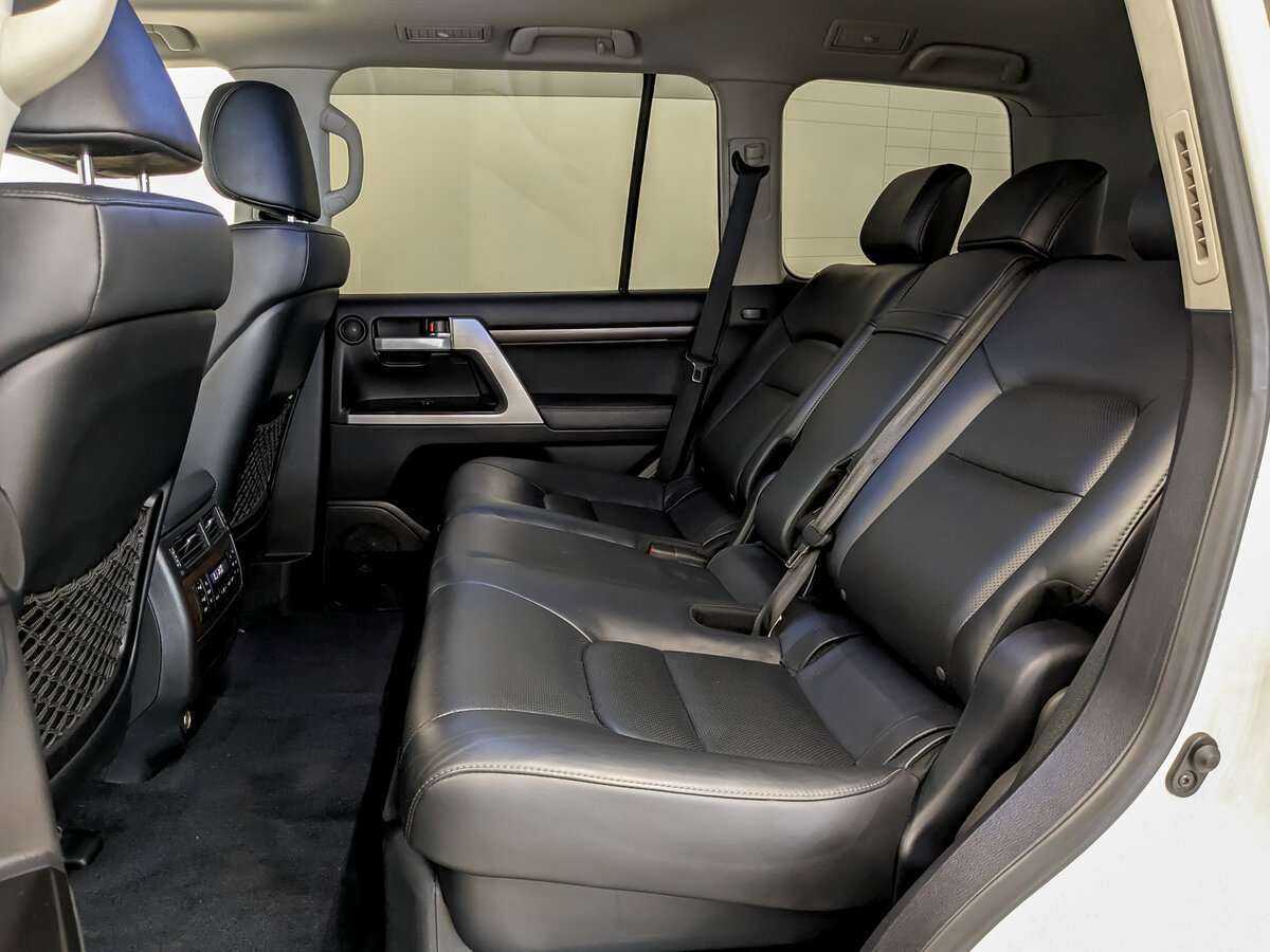 Toyota Land Cruiser 2017 года с пробегом. Фото: #9