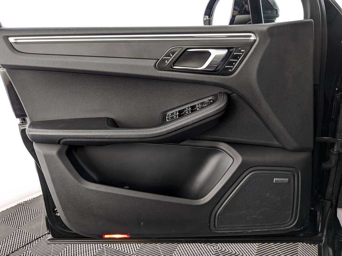 Porsche Macan 2018 года с пробегом. Фото: #18