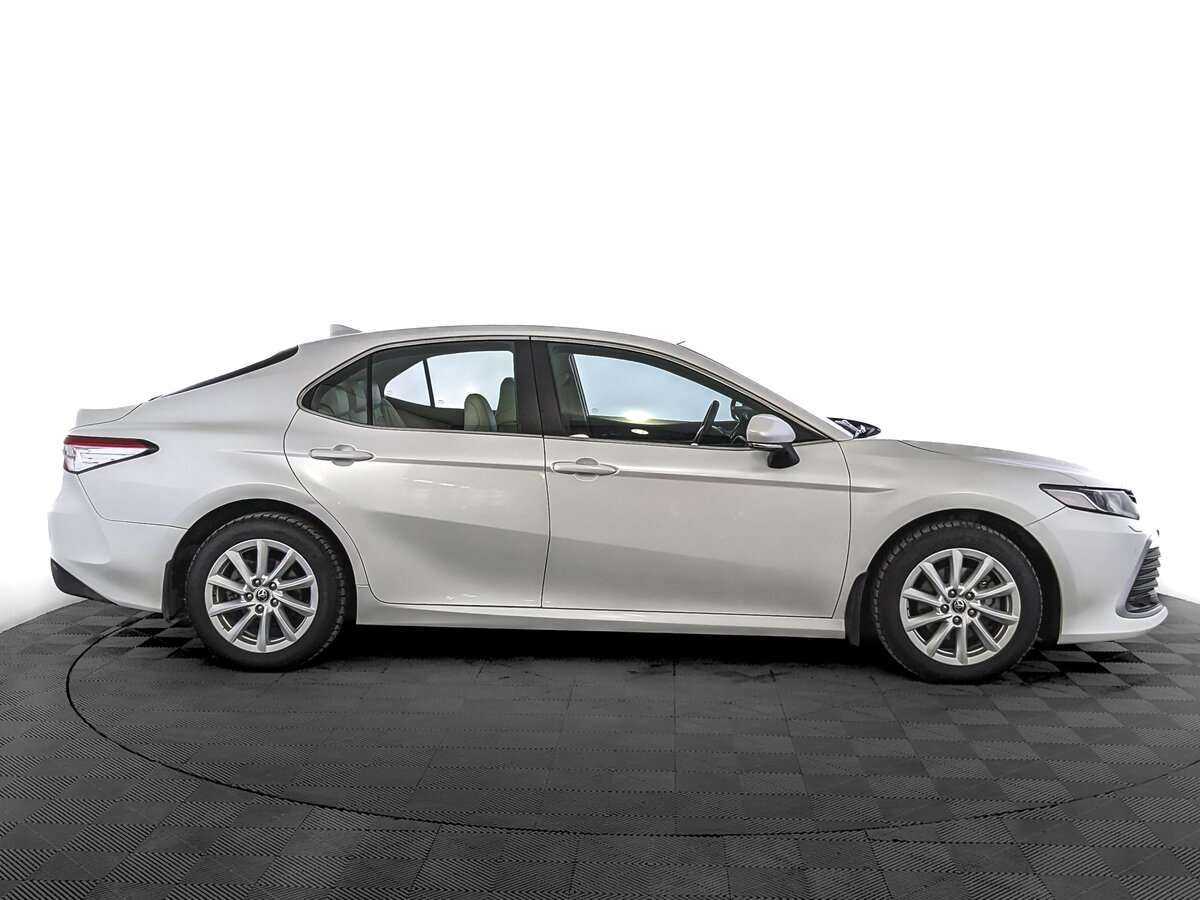 Toyota Camry 2021 года с пробегом. Фото: #4