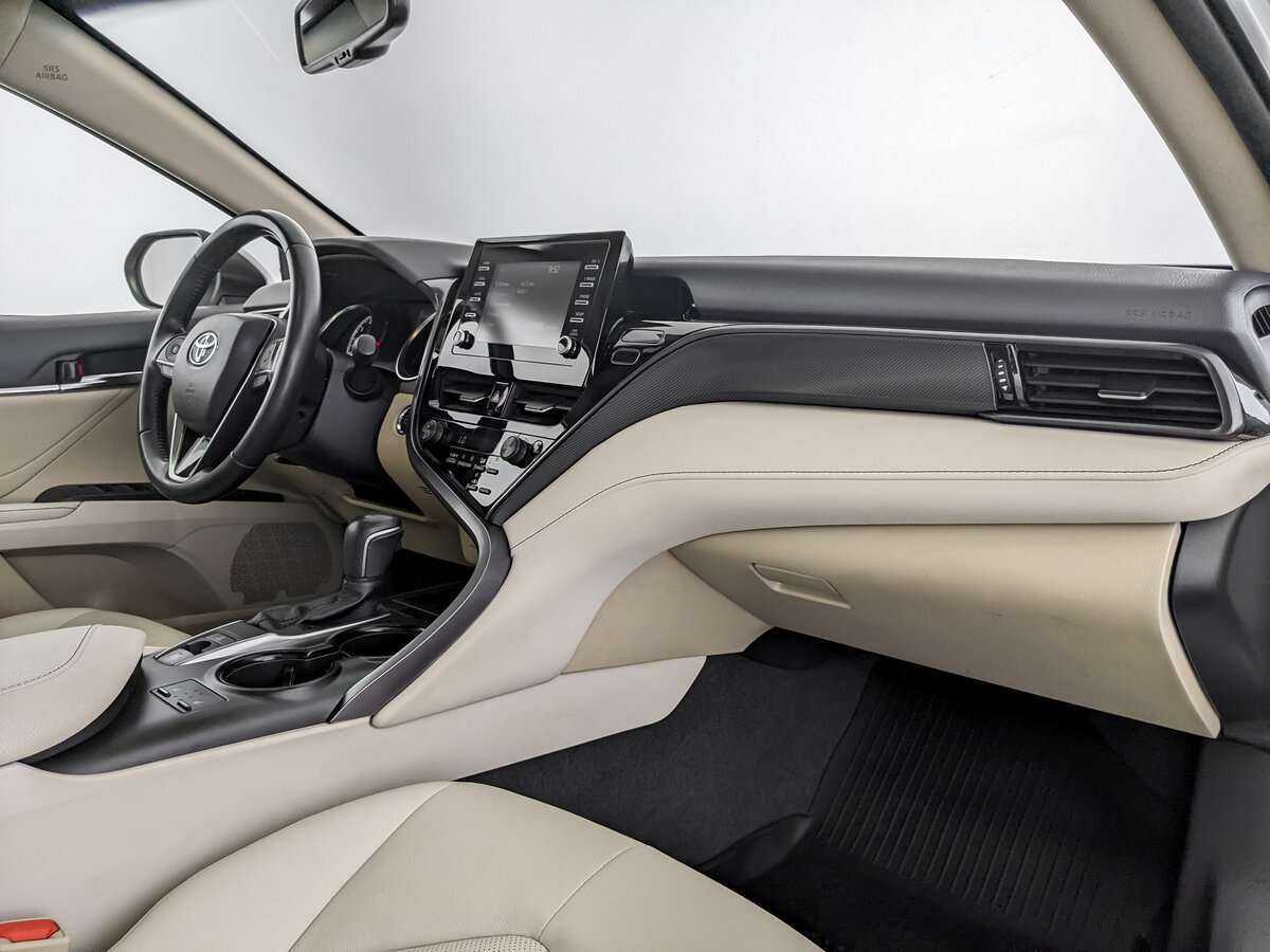 Toyota Camry 2021 года с пробегом. Фото: #8