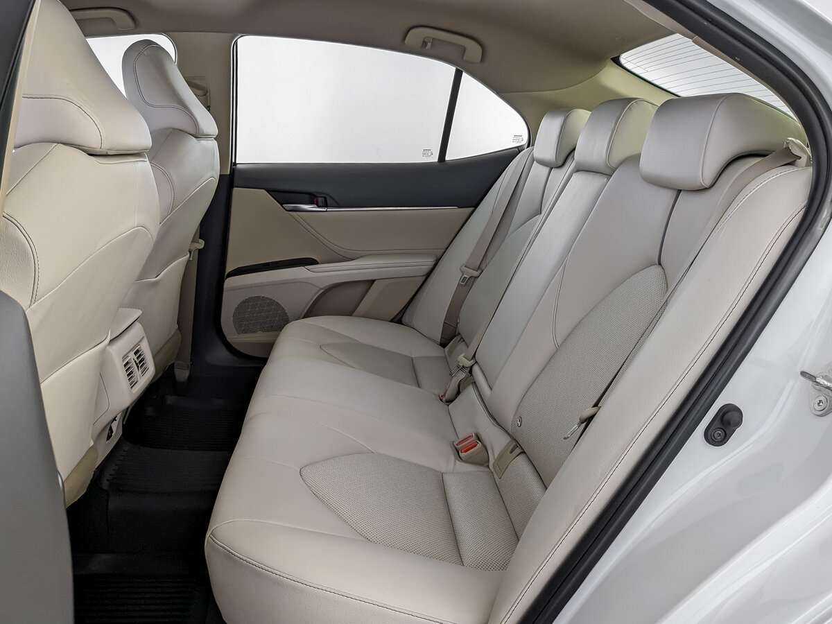 Toyota Camry 2021 года с пробегом. Фото: #9