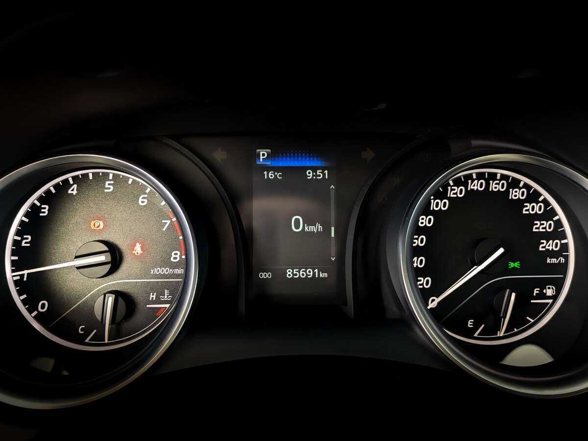 Toyota Camry 2021 года с пробегом. Фото: #10