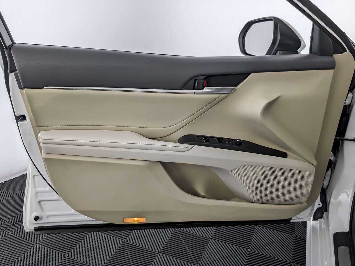 Toyota Camry 2021 года с пробегом. Фото: #14