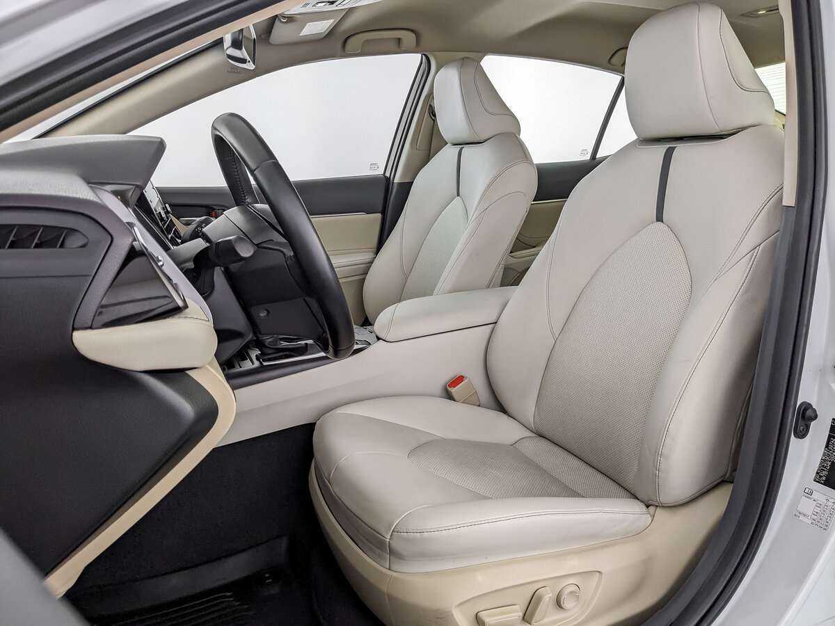 Toyota Camry 2021 года с пробегом. Фото: #15