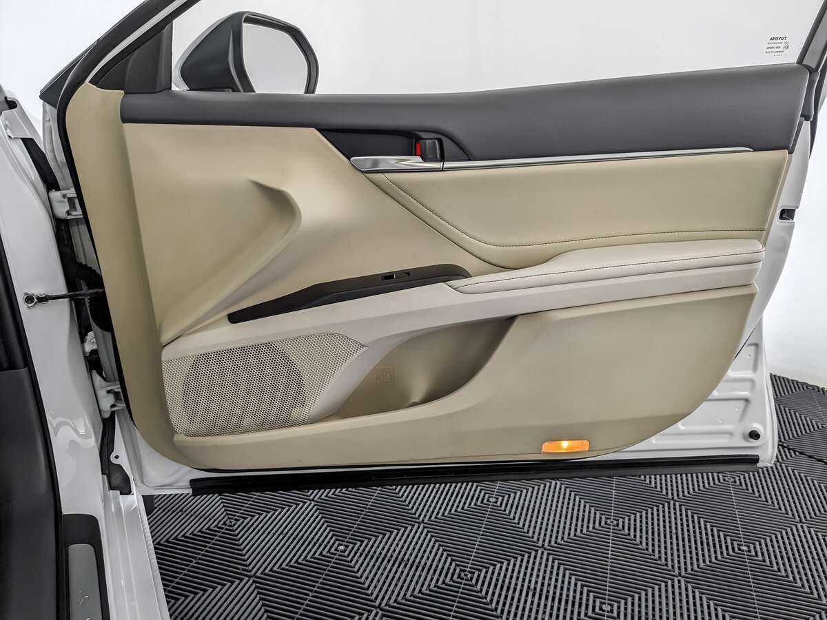 Toyota Camry 2021 года с пробегом. Фото: #20