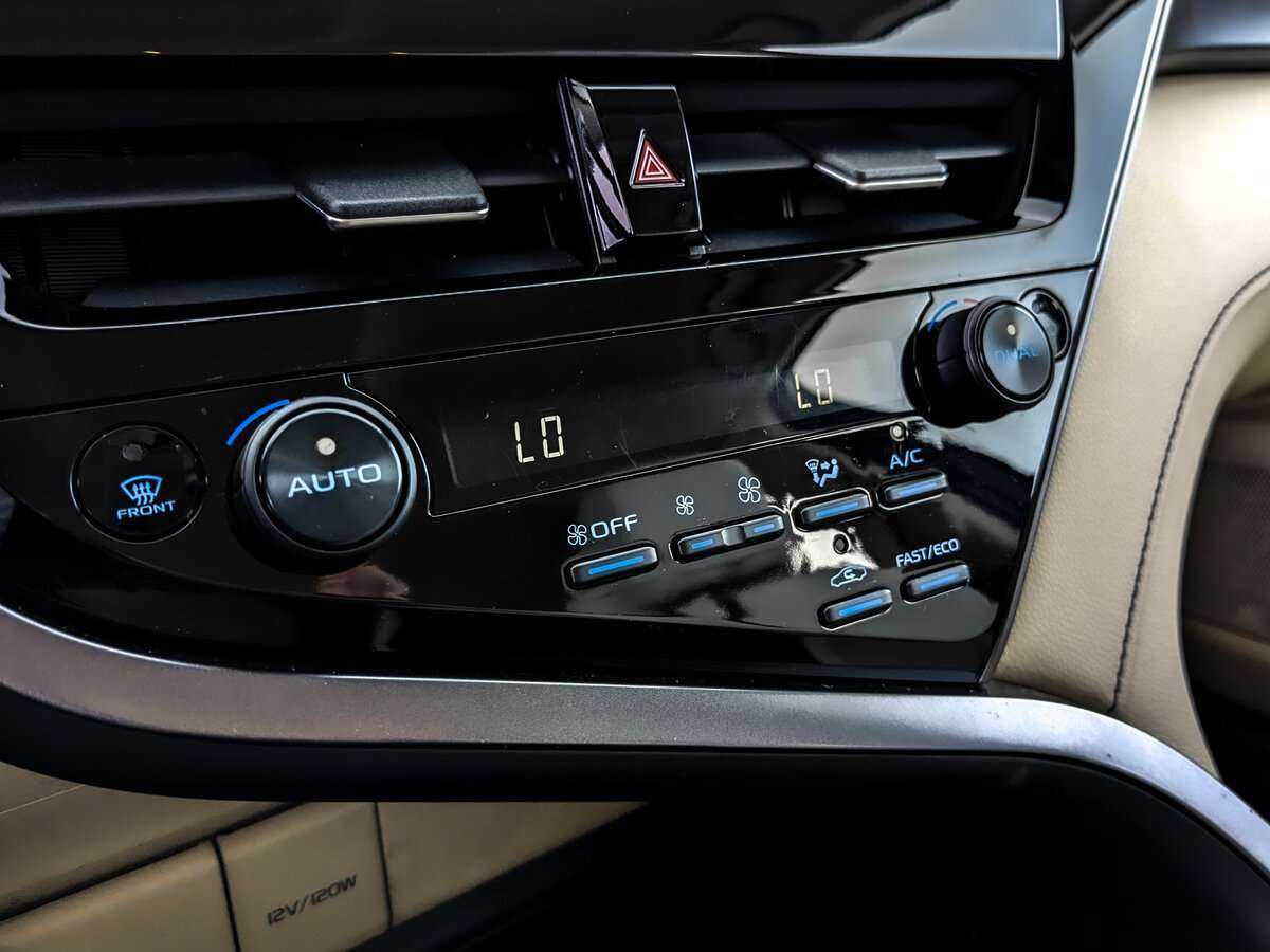 Toyota Camry 2021 года с пробегом. Фото: #21