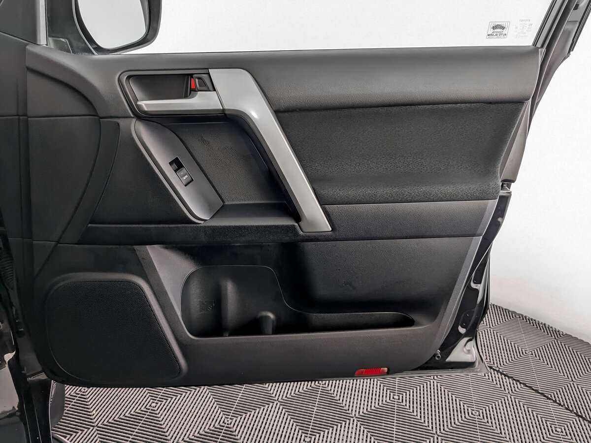 Toyota Land Cruiser Prado 2018 года с пробегом. Фото: #20