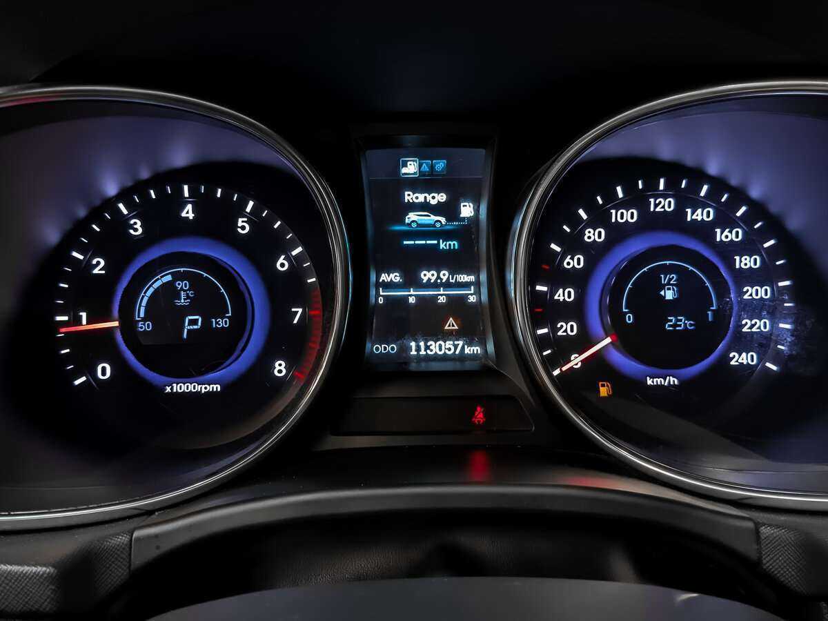 Б/У Хендай Санта Фе 2015 года. Фото: #11