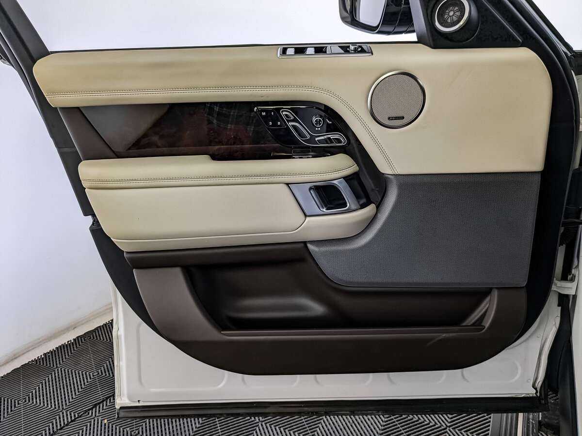 Land Rover Range Rover 2020 года с пробегом. Фото: #13